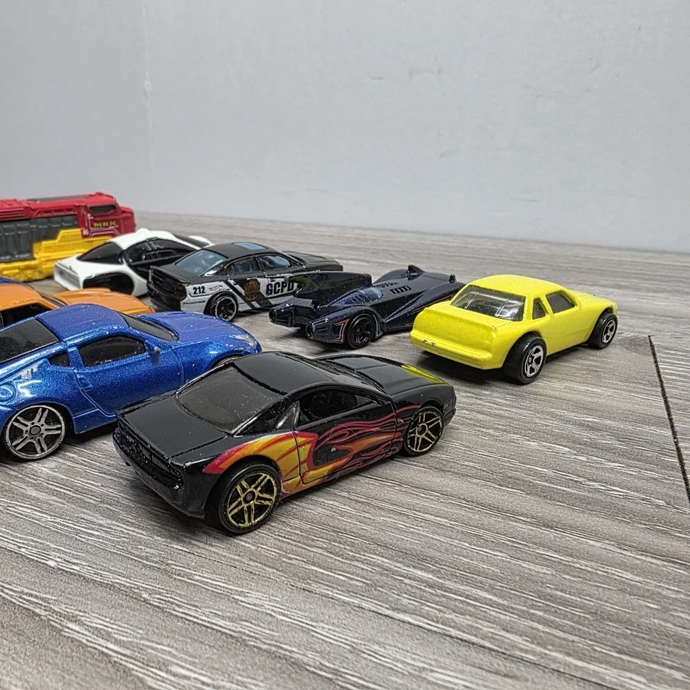 Diecast Cars Lot - HOTWHEELS, Maisto, Mаtchbox, MATTEL,‎ DISNEY - Lot Of 10